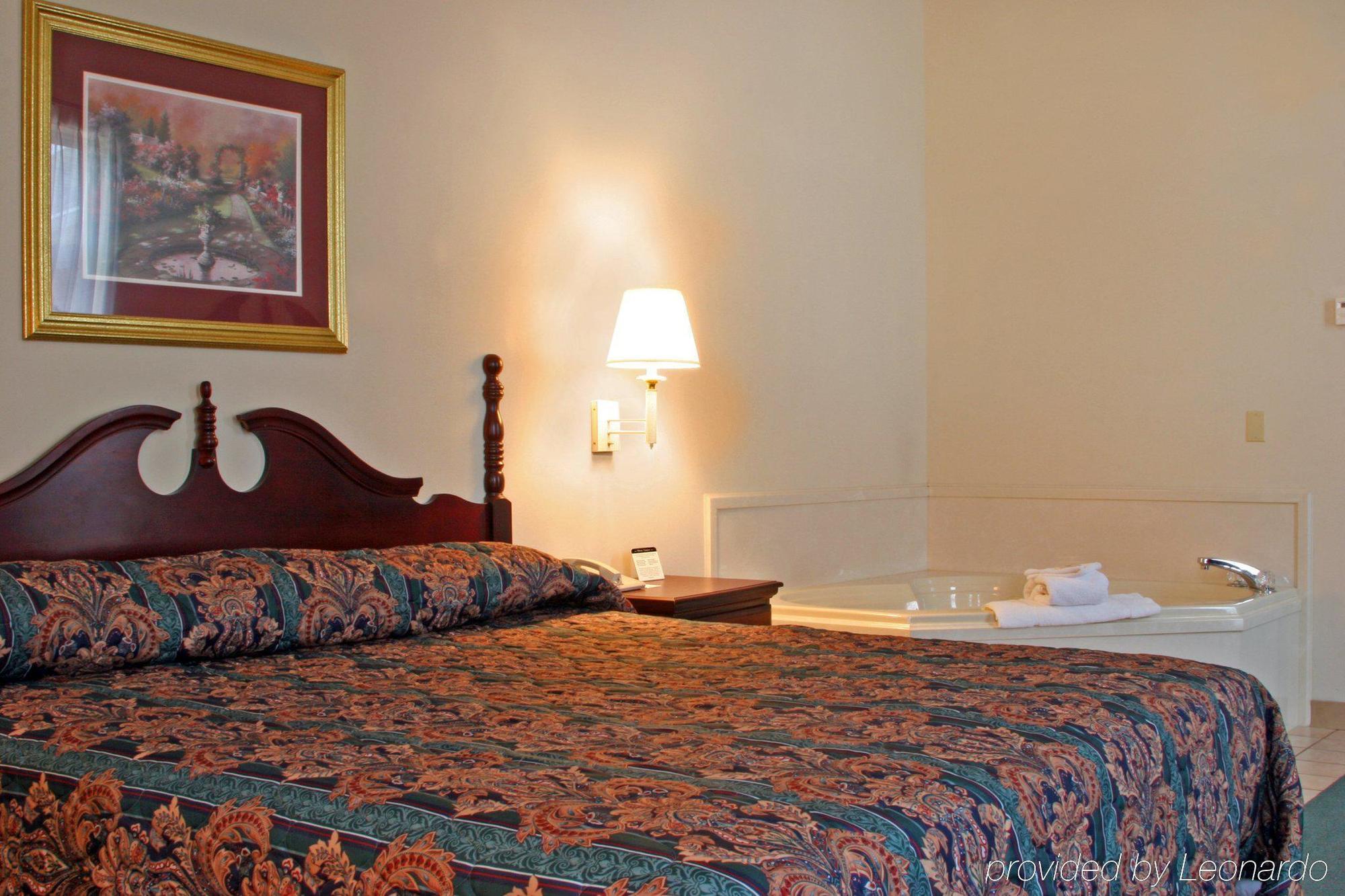 Collins Inn & Suites Cameră foto